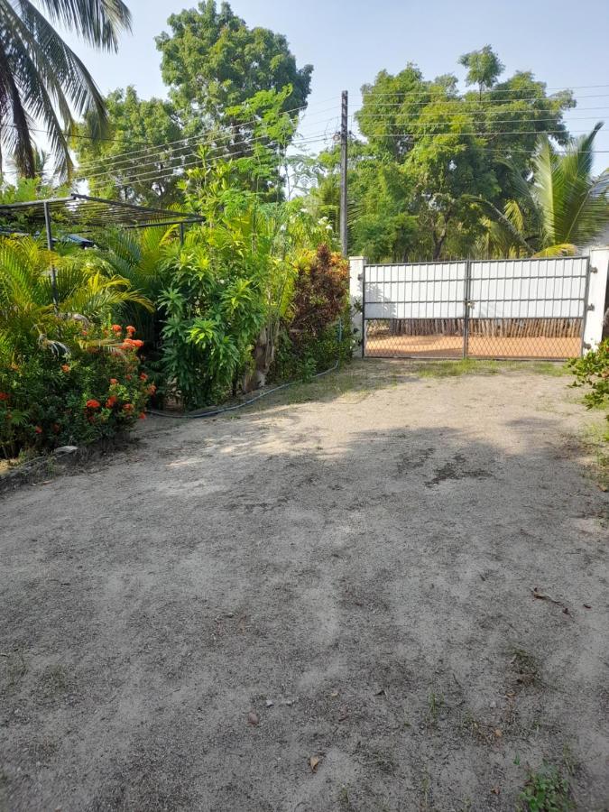 Batti Relax Point Villa & Rooms Batticaloa ภายนอก รูปภาพ